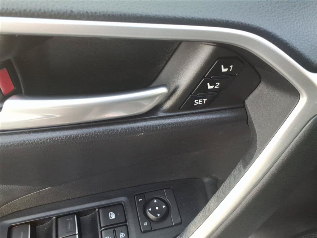 Used 2025 Toyota RAV4 XLE Premium w/ Weather Package AWD/4WD image 27