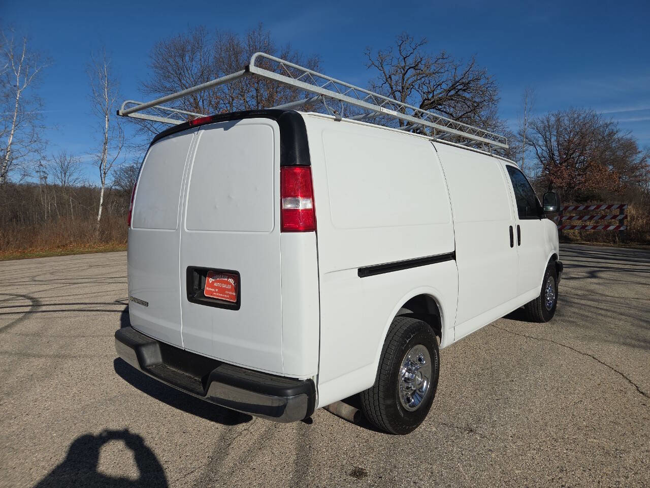 Used 2019 Chevrolet Express 3500 w/ Driver Convenience Package image 6