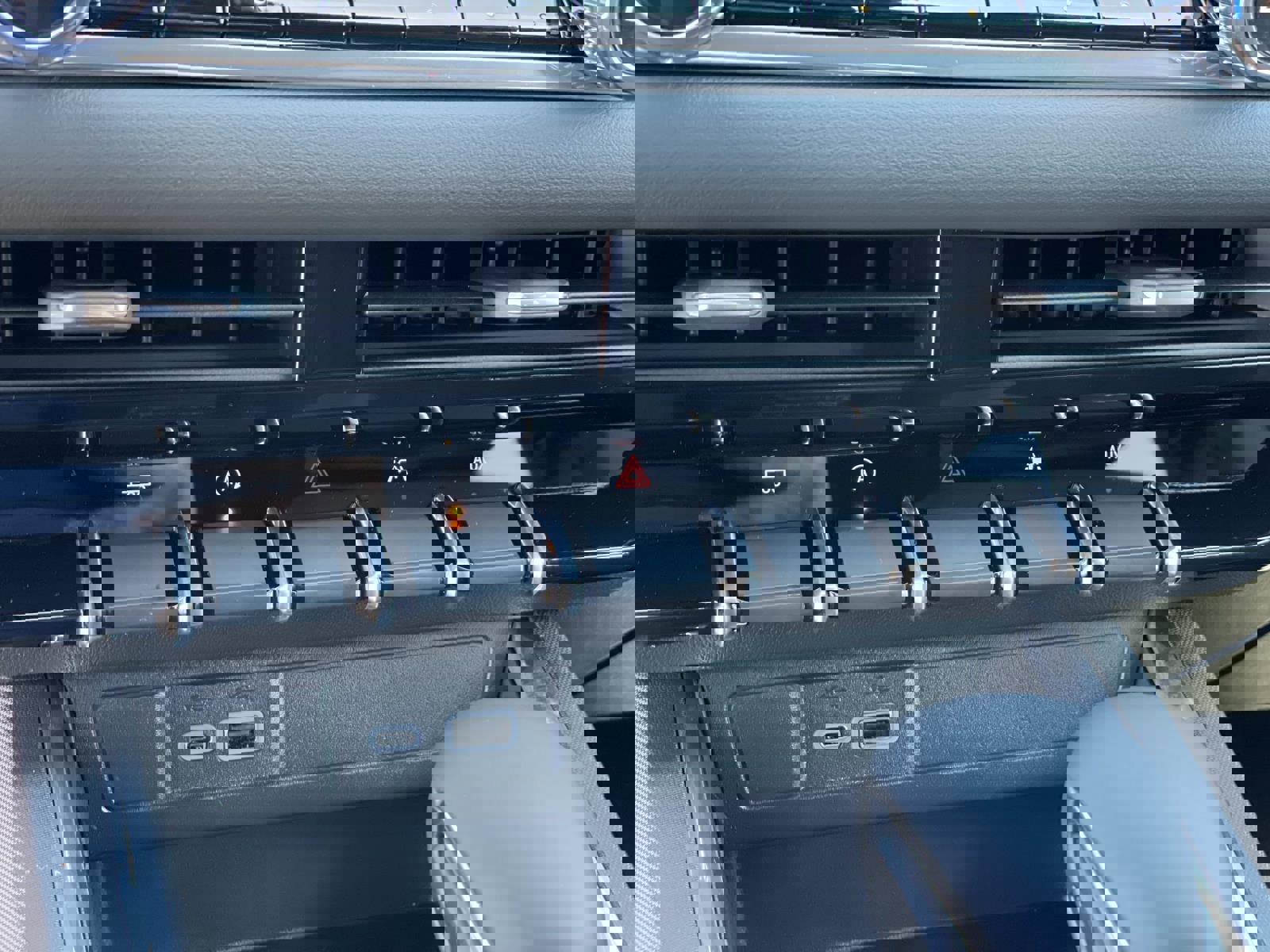 New 2026 GMC Canyon Elevation w/ Convenience Package image 16