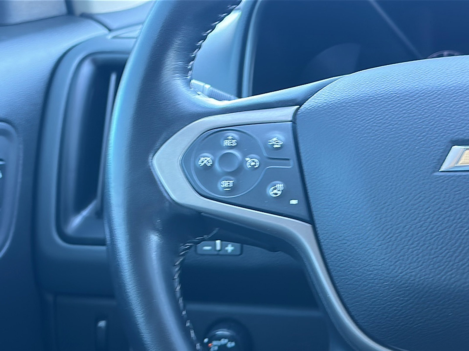 Used 2022 Chevrolet Colorado Z71 w/ Safety Package image 29