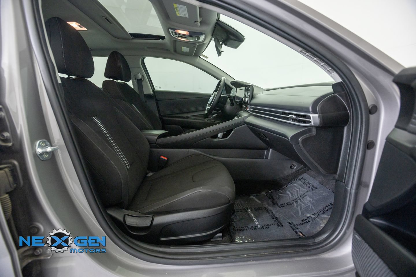 Used 2021 Hyundai Elantra SEL w/ Convenience + Premium Package FWD image 41