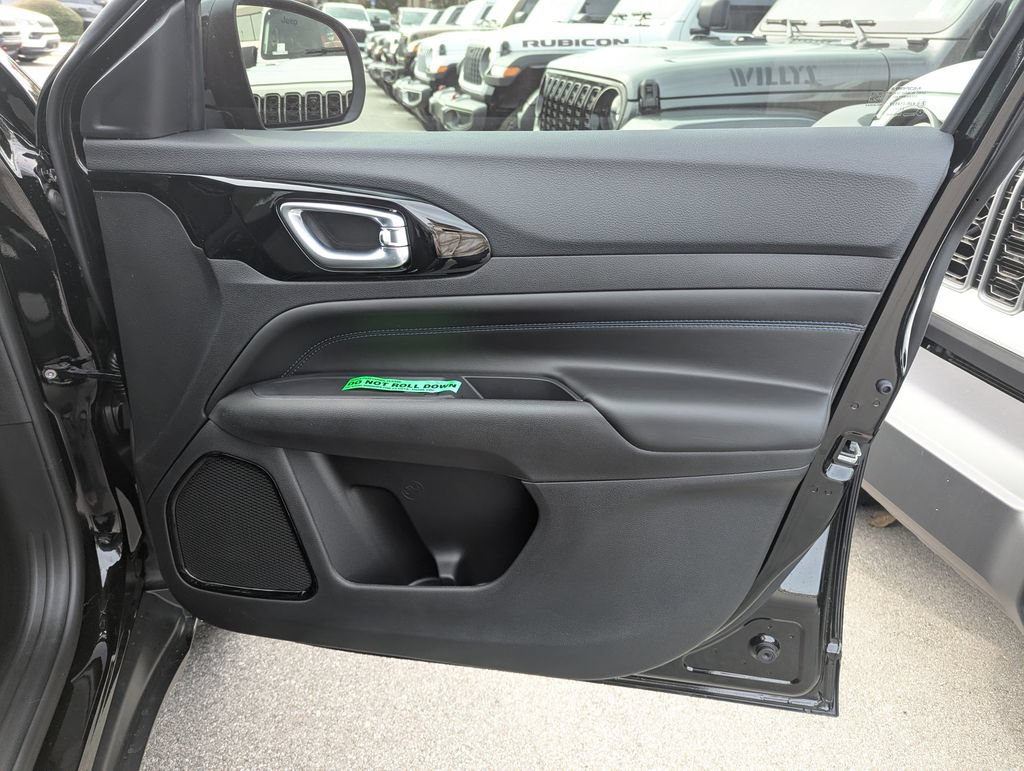 New 2026 Jeep Compass Latitude AWD/4WD image 32