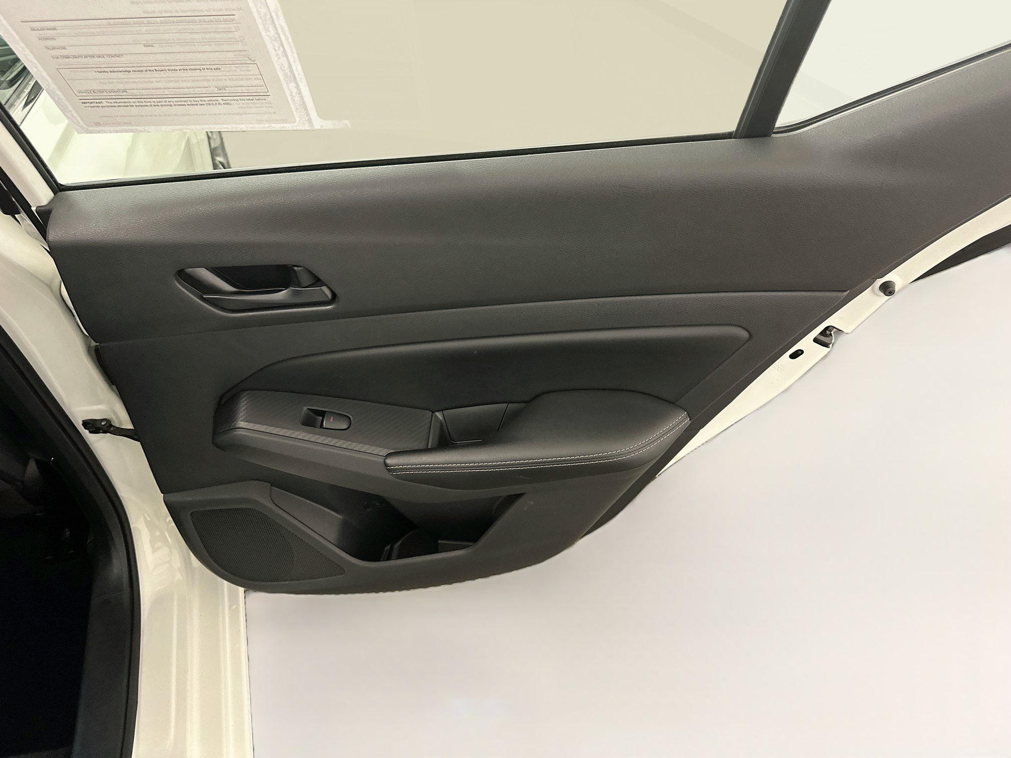 Used 2025 Nissan Altima 2.5 SV FWD image 30