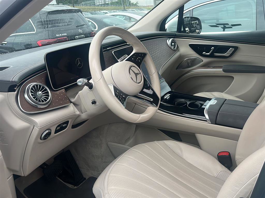 Used 2023 Mercedes-Benz EQS 450+ SUV image 2