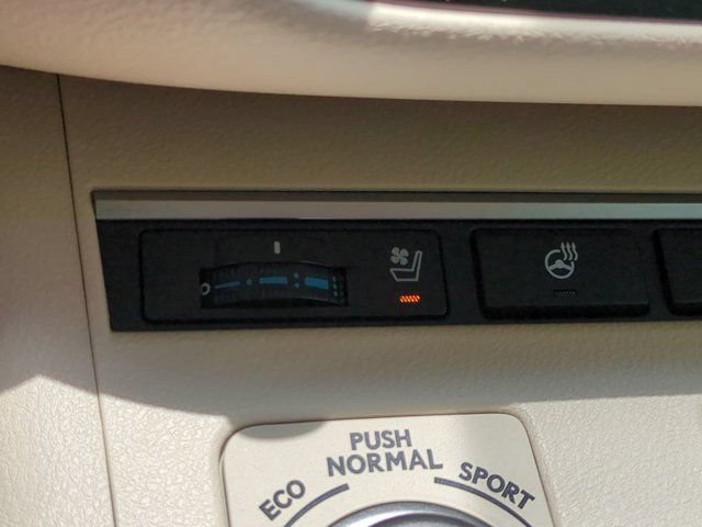 Used 2014 Lexus ES 350 w/ Luxury Package FWD image 21