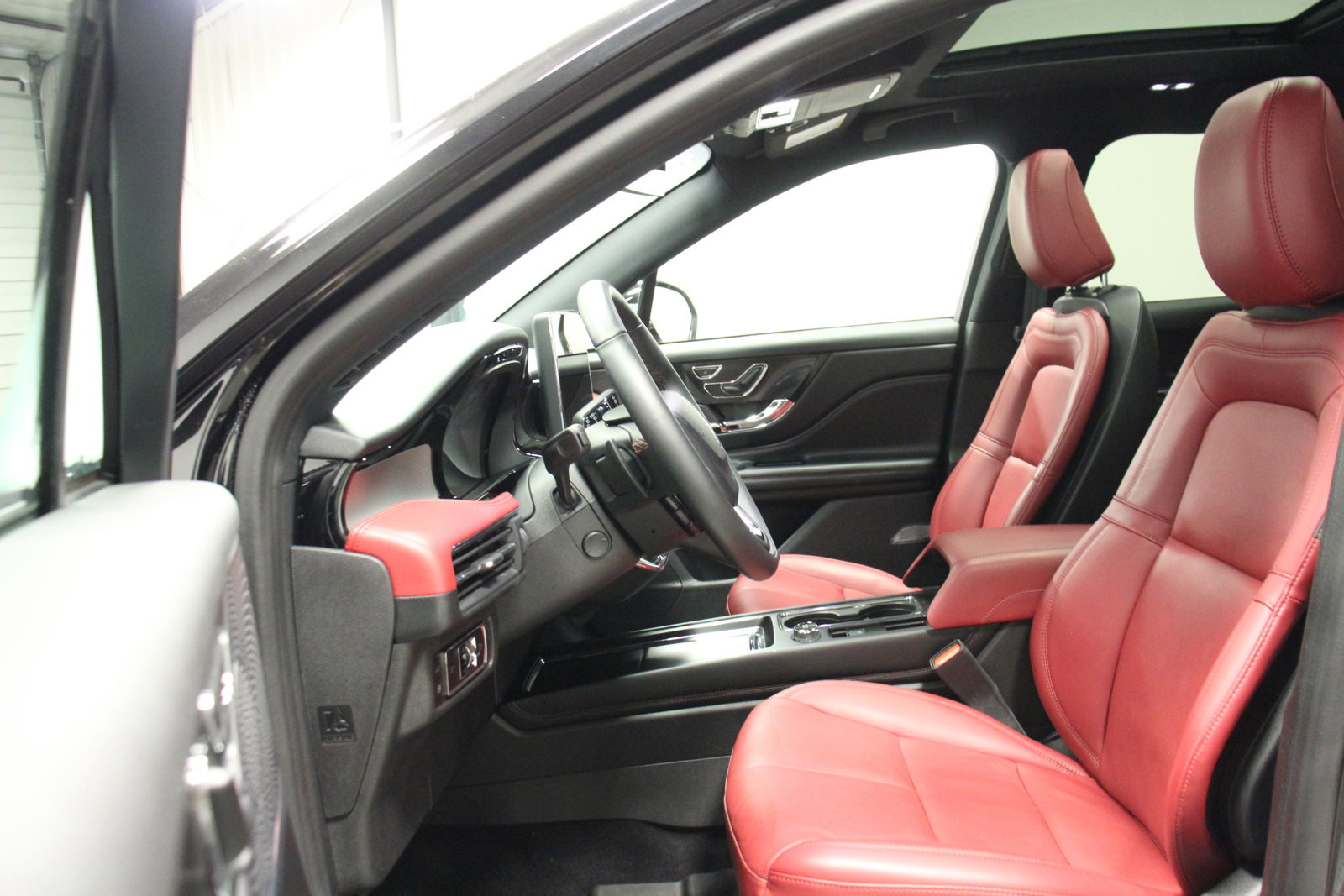 Used 2024 Lincoln Corsair Grand Touring w/ Equipment Group 301A AWD/4WD image 16