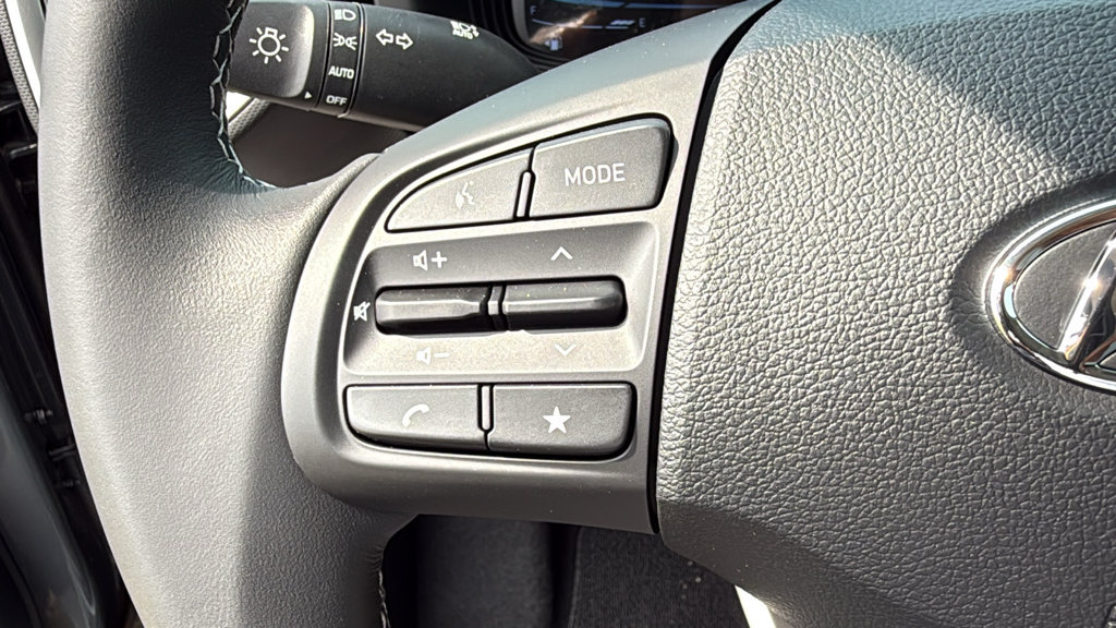 New 2026 Hyundai Venue SEL FWD image 21