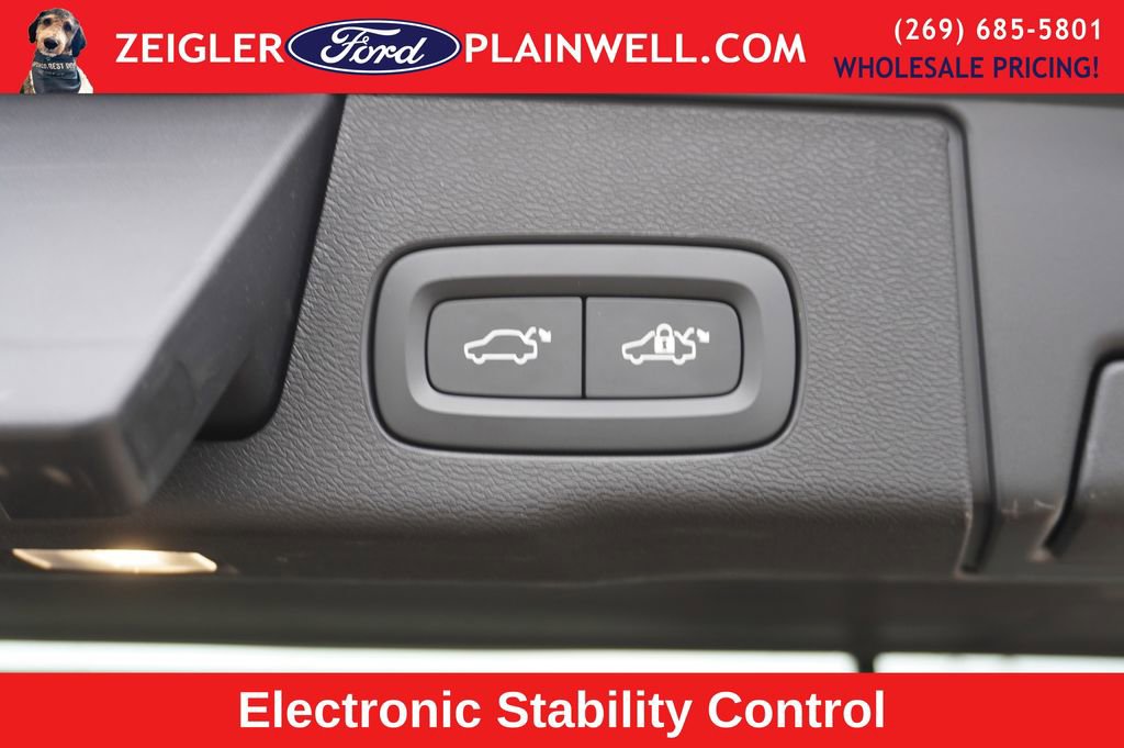 Used 2023 Volvo XC60 B5 Ultimate image 11