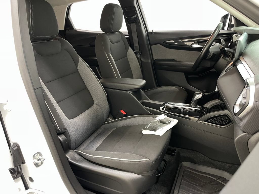 Certified 2025 Chevrolet TrailBlazer LT w/ Convenience Package FWD image 38