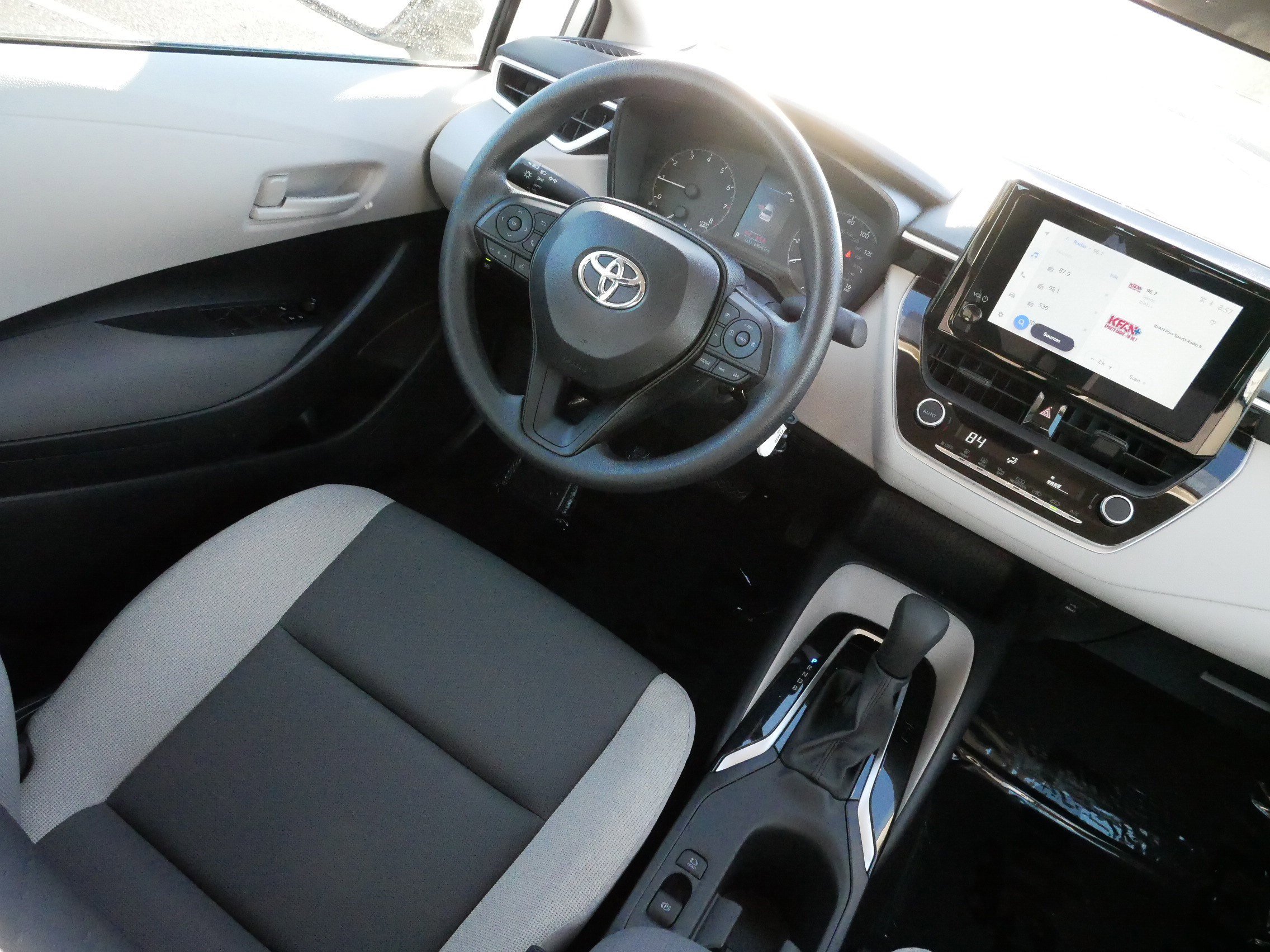 Certified 2025 Toyota Corolla LE image 9