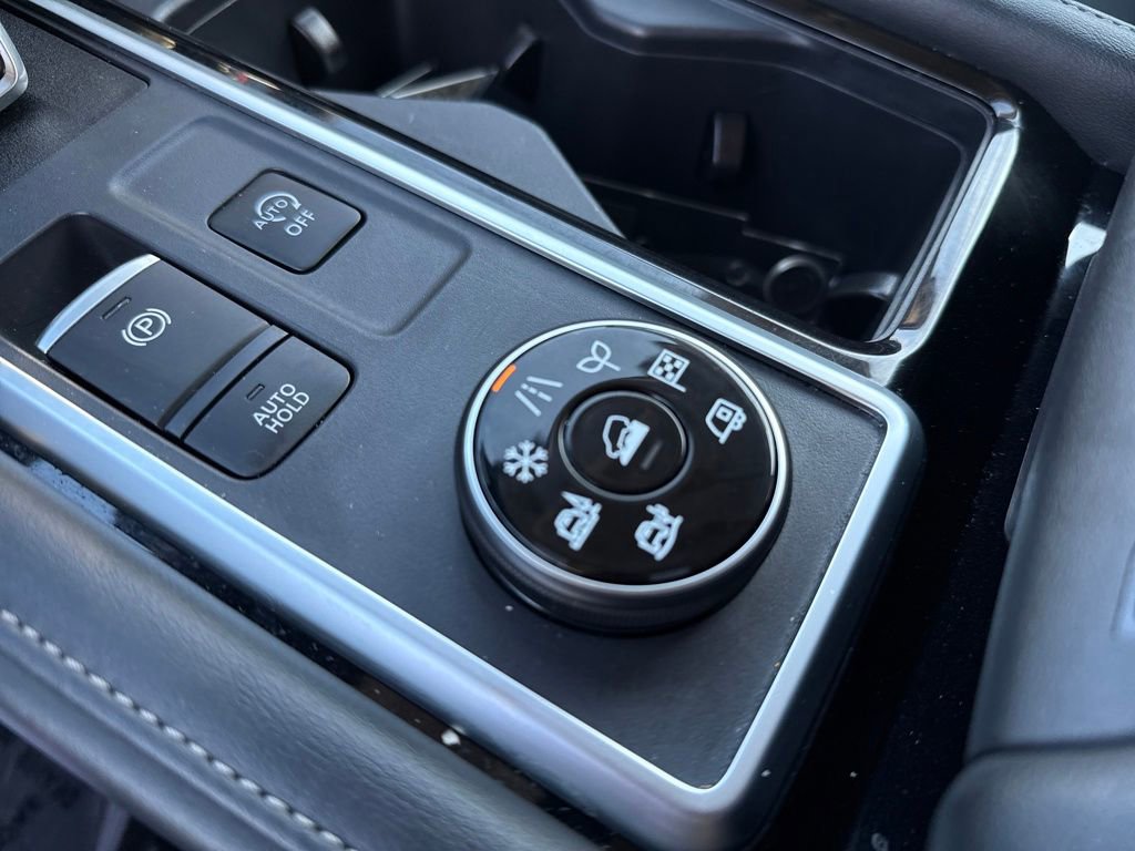 Certified 2025 Nissan Pathfinder SL image 31