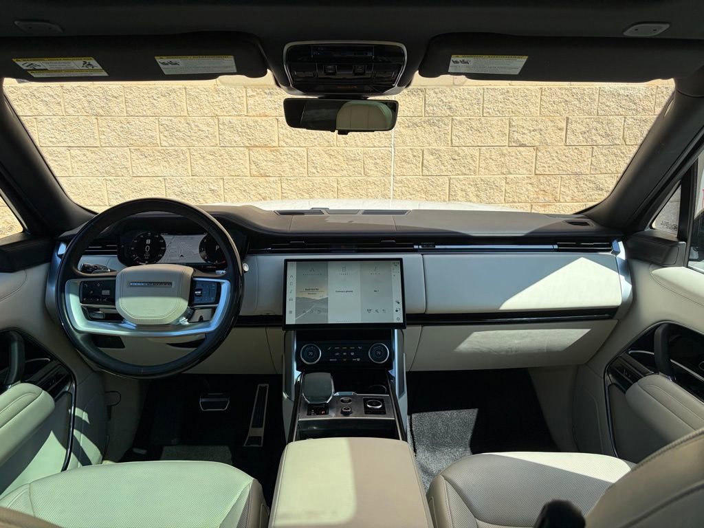 Certified 2023 Land Rover Range Rover Long Wheelbase SE AWD/4WD image 19