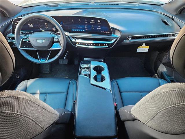 New 2024 Cadillac Lyriq Tech image 16