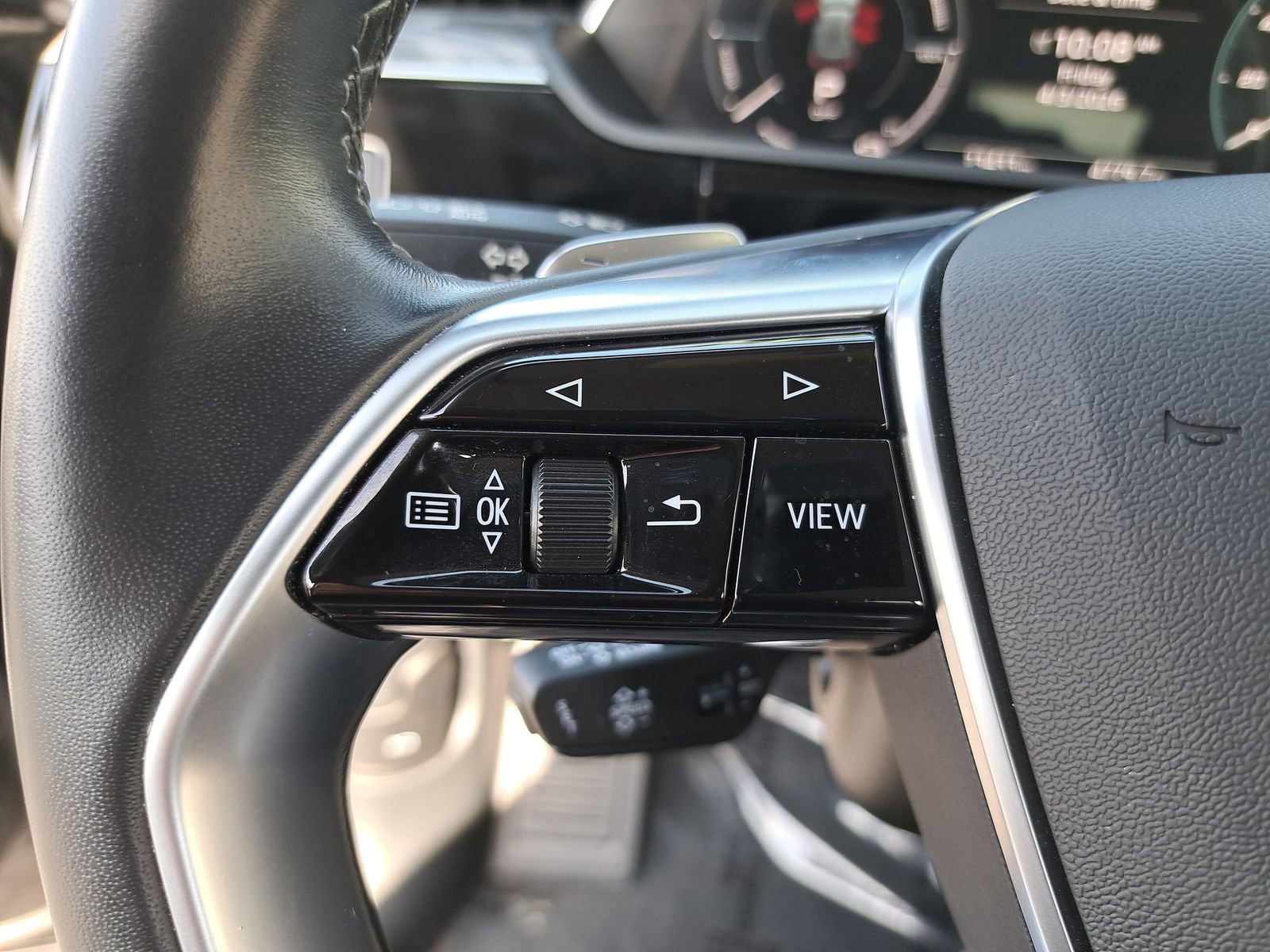 Certified 2023 Audi e-tron Premium w/ Convenience Plus Package image 17