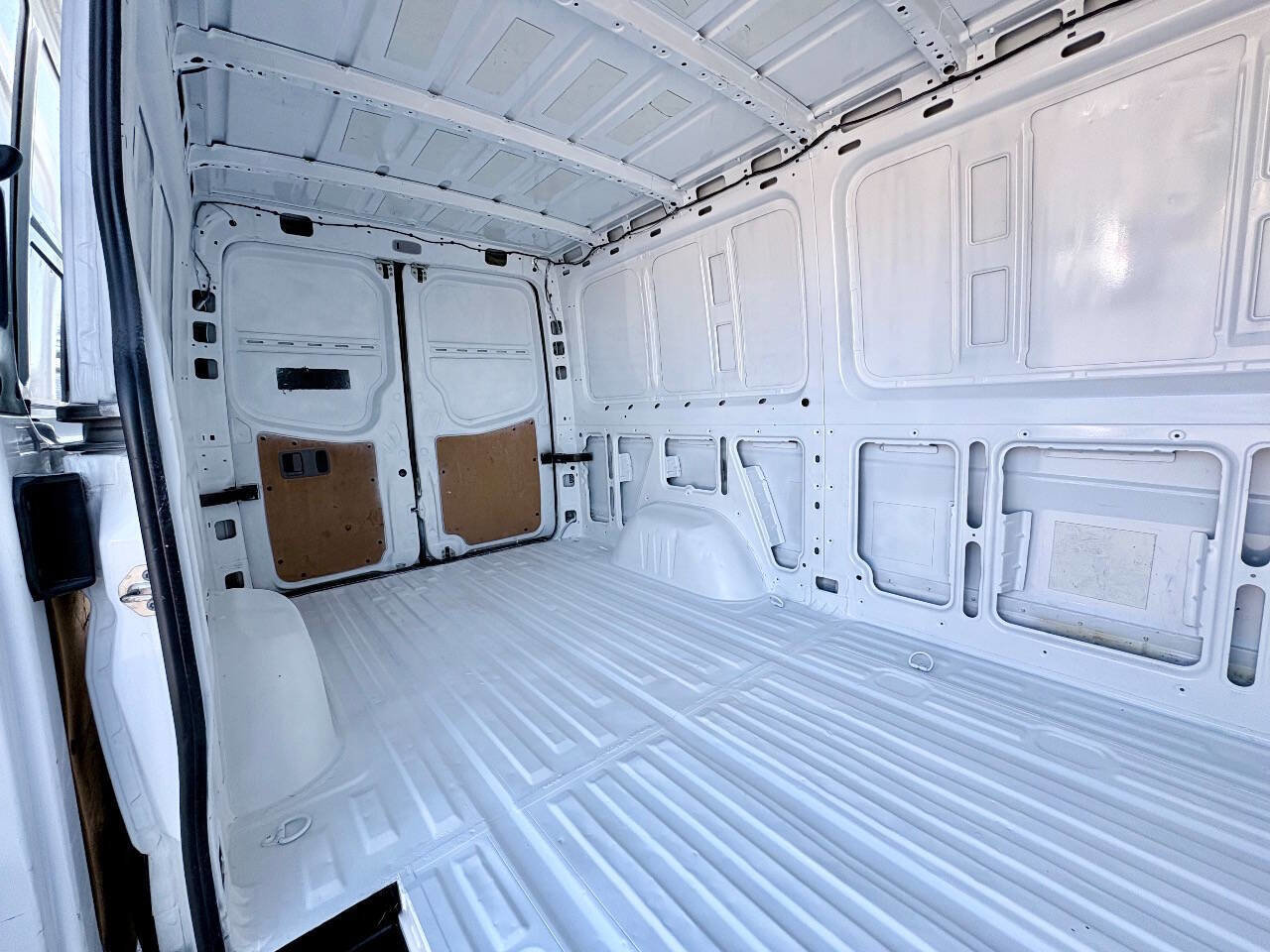 Used 2017 Mercedes-Benz Sprinter 2500 image 22