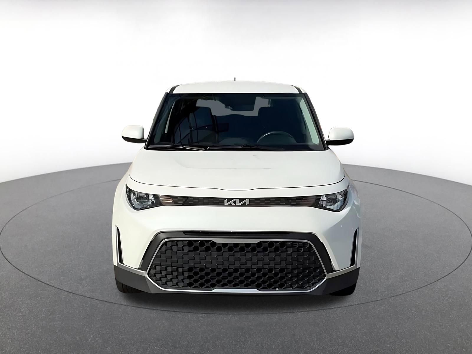 Used 2025 Kia Soul LX w/ LX Technology Package image 4