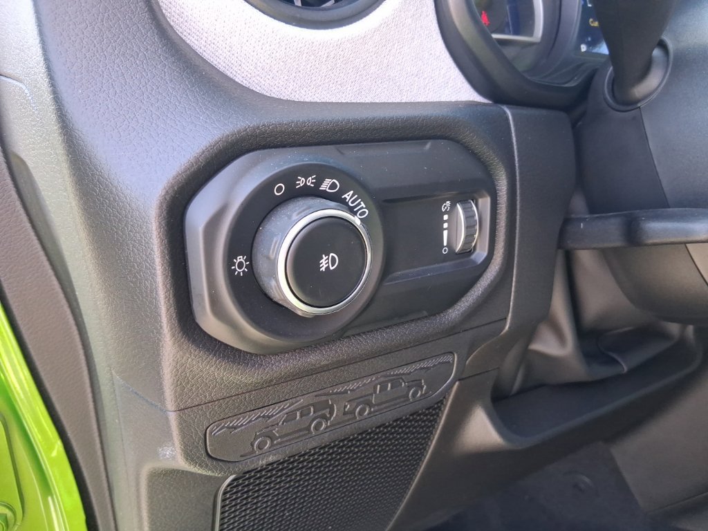 Certified 2025 Jeep Wrangler Sport AWD/4WD image 29