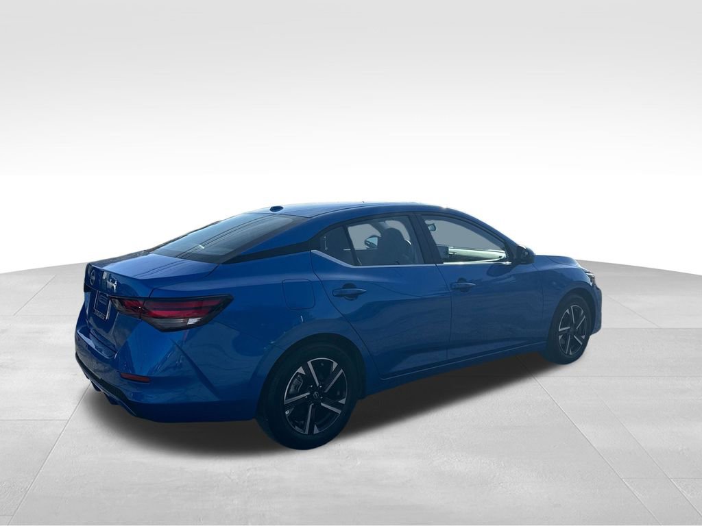 Used 2025 Nissan Sentra SV image 6