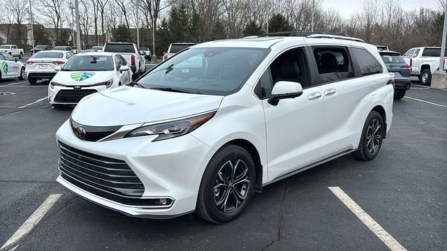 New 2026 Toyota Sienna Platinum image 2