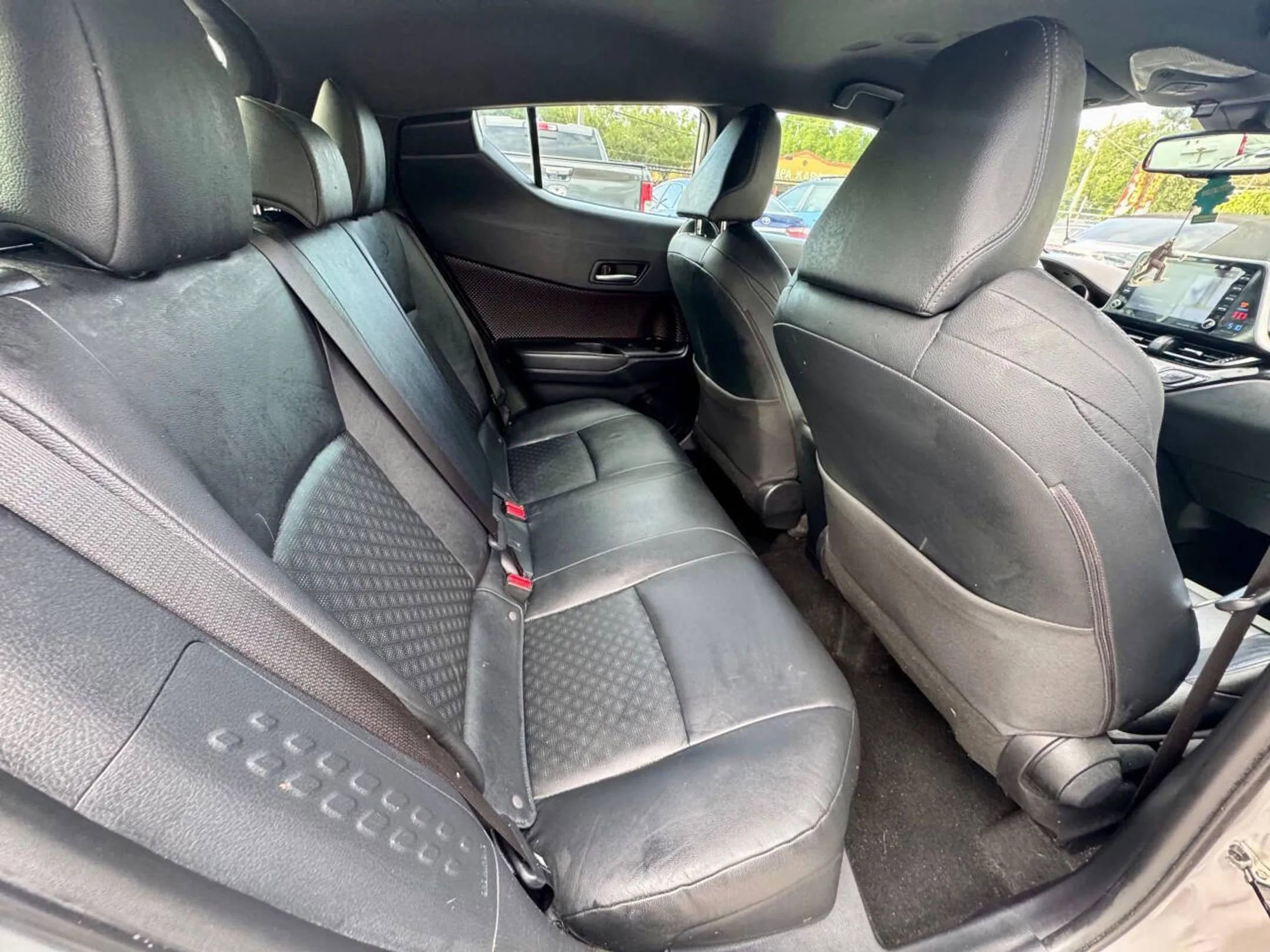 Used 2019 Toyota C-HR Limited FWD image 18
