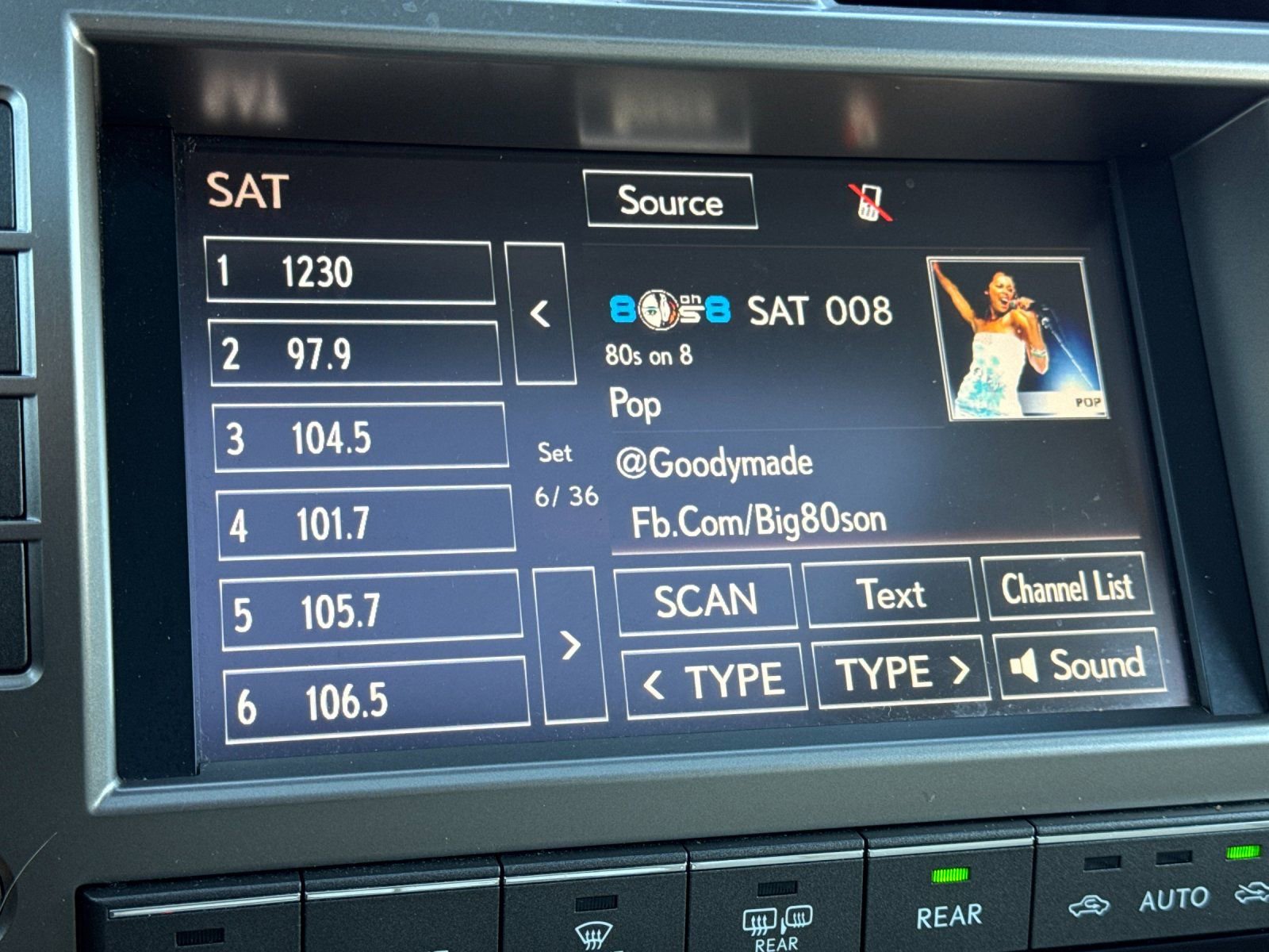 Used 2019 Lexus GX 460 Premium w/ Premium Package image 19