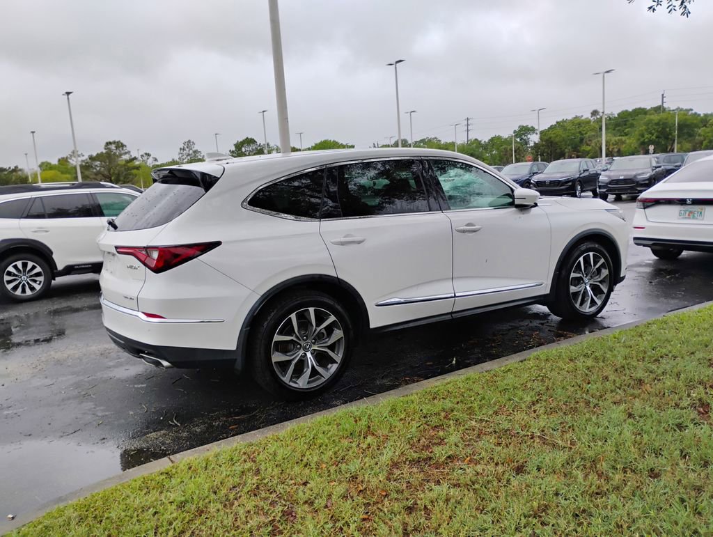 Used 2023 Acura MDX SH-AWD w/ Technology Package image 4
