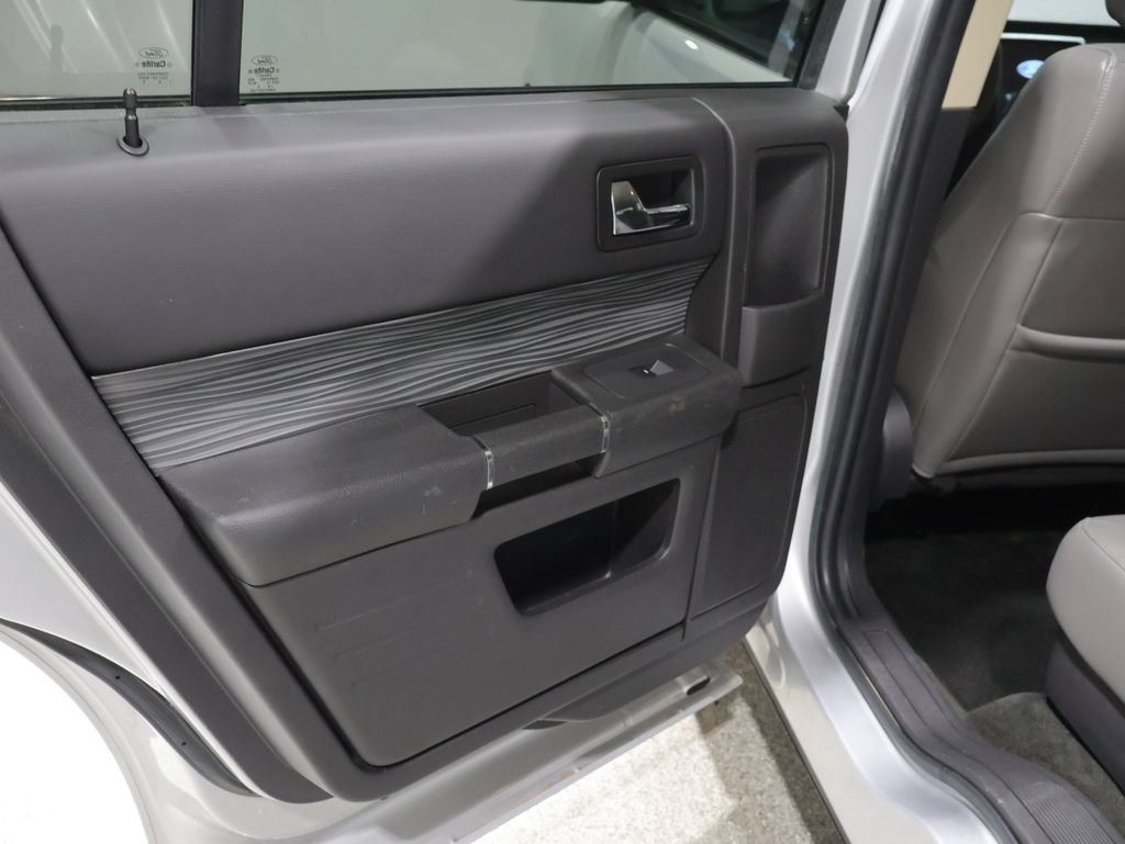 Used 2018 Ford Flex SEL w/ Equipment Group 202A FWD image 19