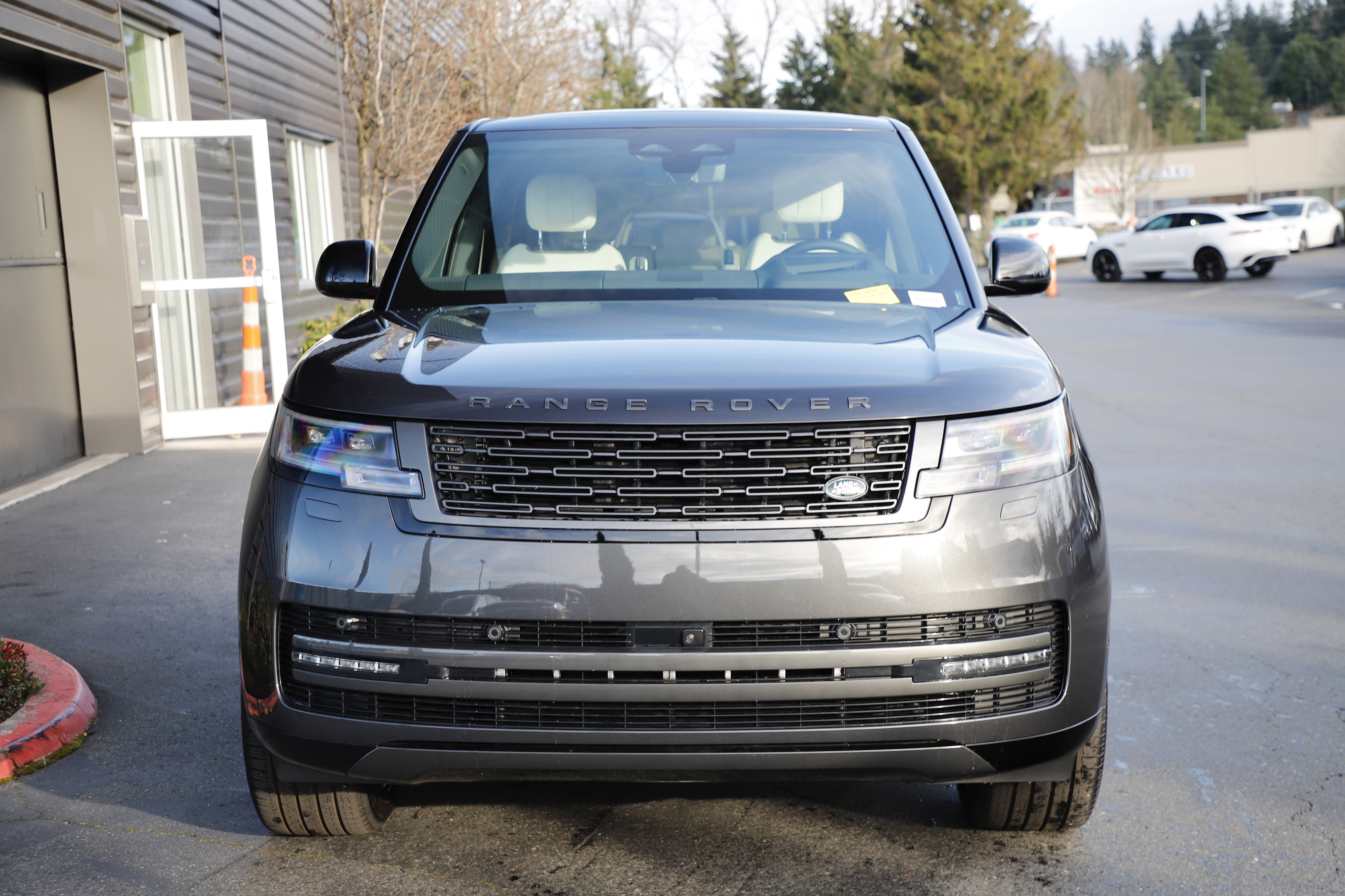 New 2026 Land Rover Range Rover SE AWD/4WD image 4