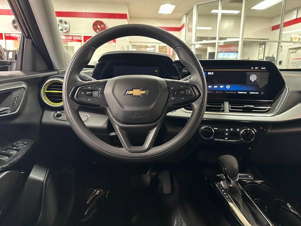 Used 2024 Chevrolet Trax LT image 14