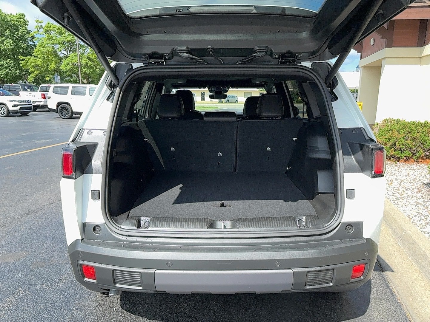 New 2026 Jeep Cherokee Limited AWD/4WD image 13