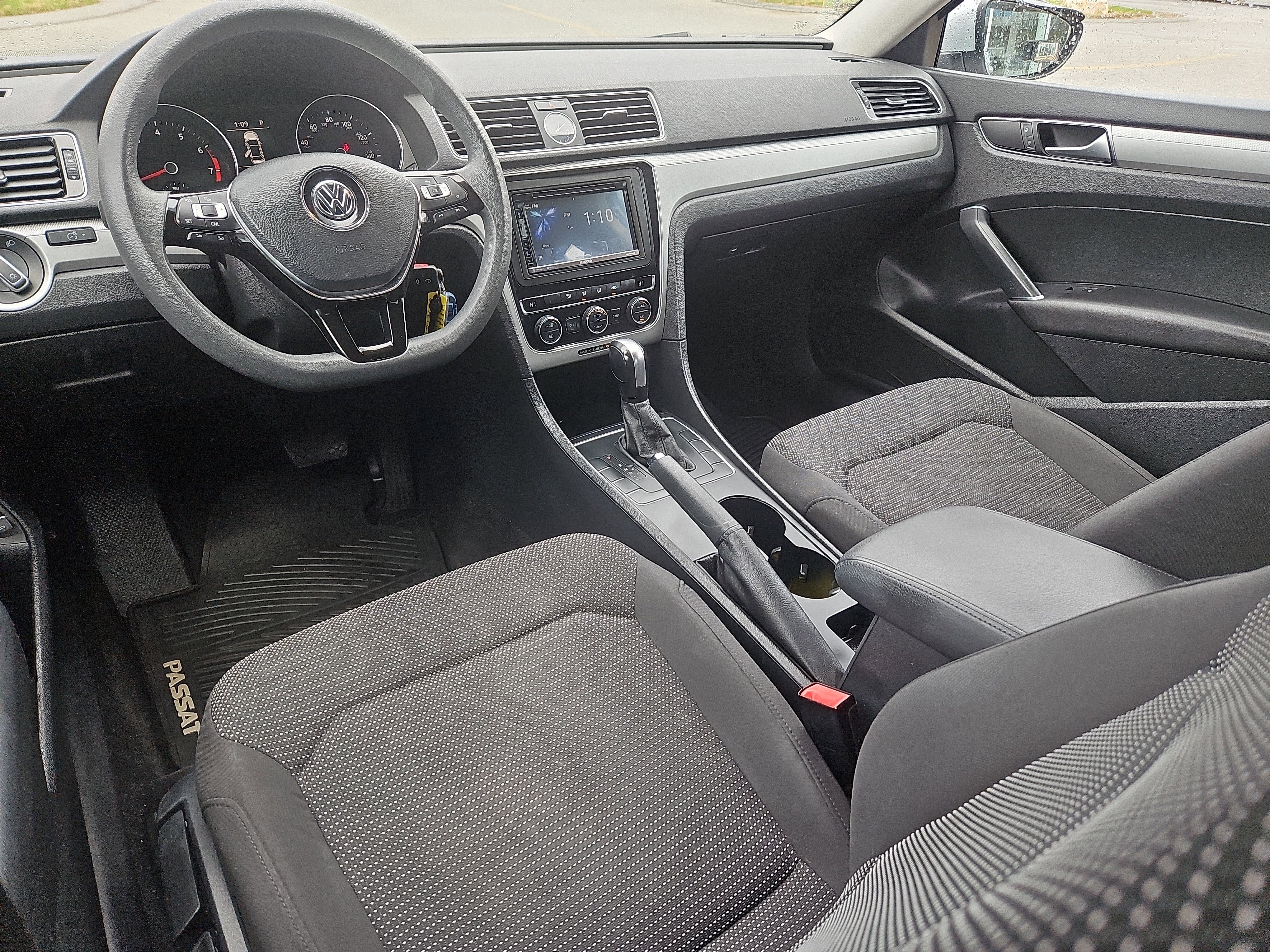 Used 2016 Volkswagen Passat 1.8T S image 3