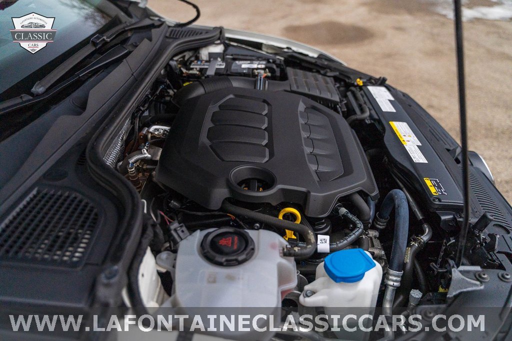 Used 2022 Volkswagen Golf R image 32