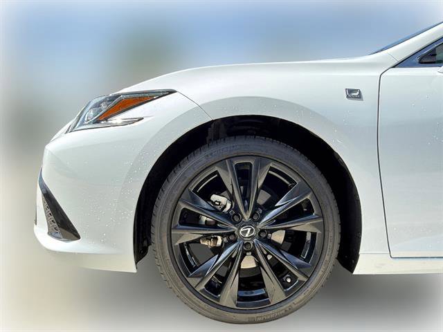 Used 2023 Lexus ES 350 F Sport w/ Accessory Package (Z2) FWD image 4