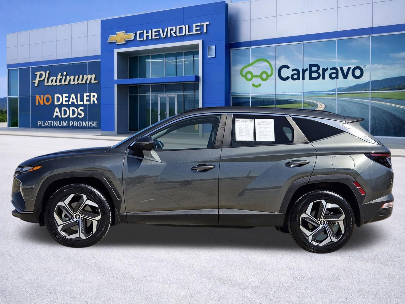 Used 2023 Hyundai Tucson SEL w/ Convenience Package image 3