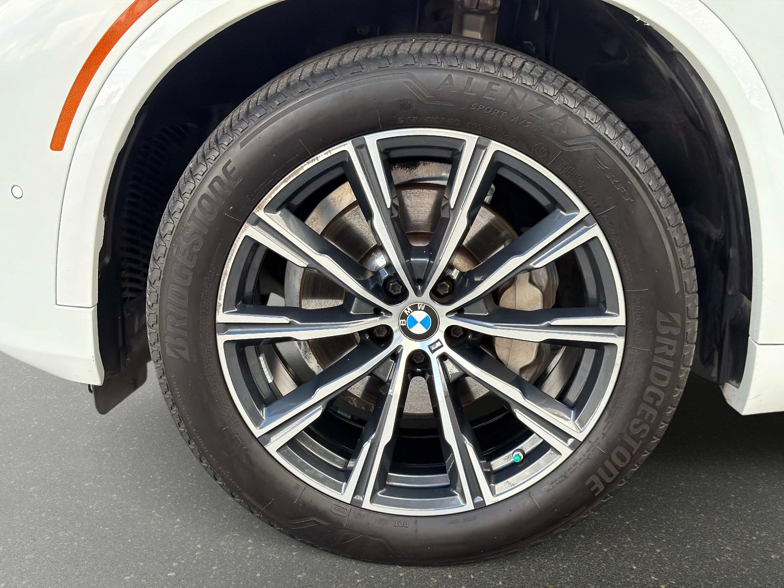 Used 2023 BMW X5 sDrive40i w/ M Sport Package RWD image 19