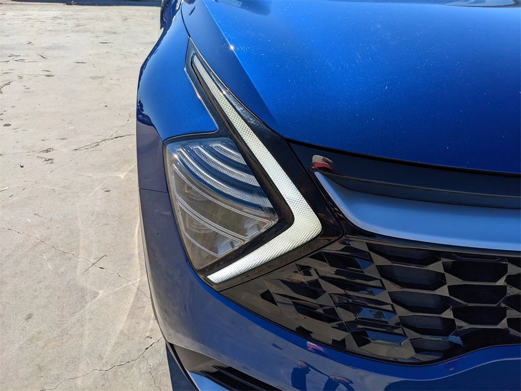 Certified 2025 Kia Sportage EX image 11
