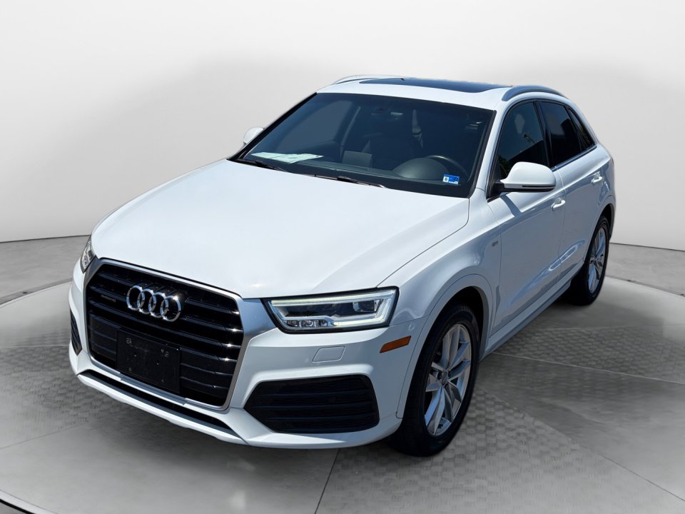 Used 2018 Audi Q3 2.0T Premium Plus w/ Premium Plus Package AWD/4WD image 3