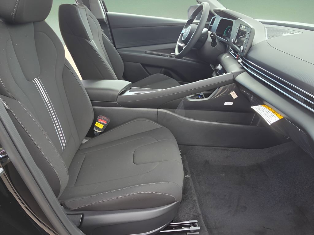 New 2025 Hyundai Elantra Blue image 30