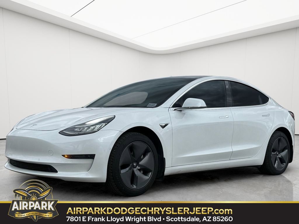 Used 2019 Tesla Model 3 Standard Range image 1