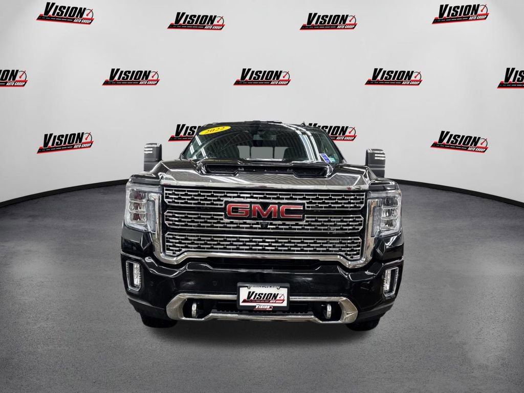 Used 2022 GMC Sierra 3500 Denali image 2