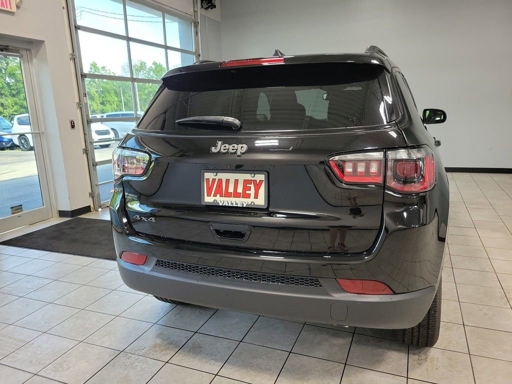 New 2025 Jeep Compass Latitude w/ Convenience Group image 28