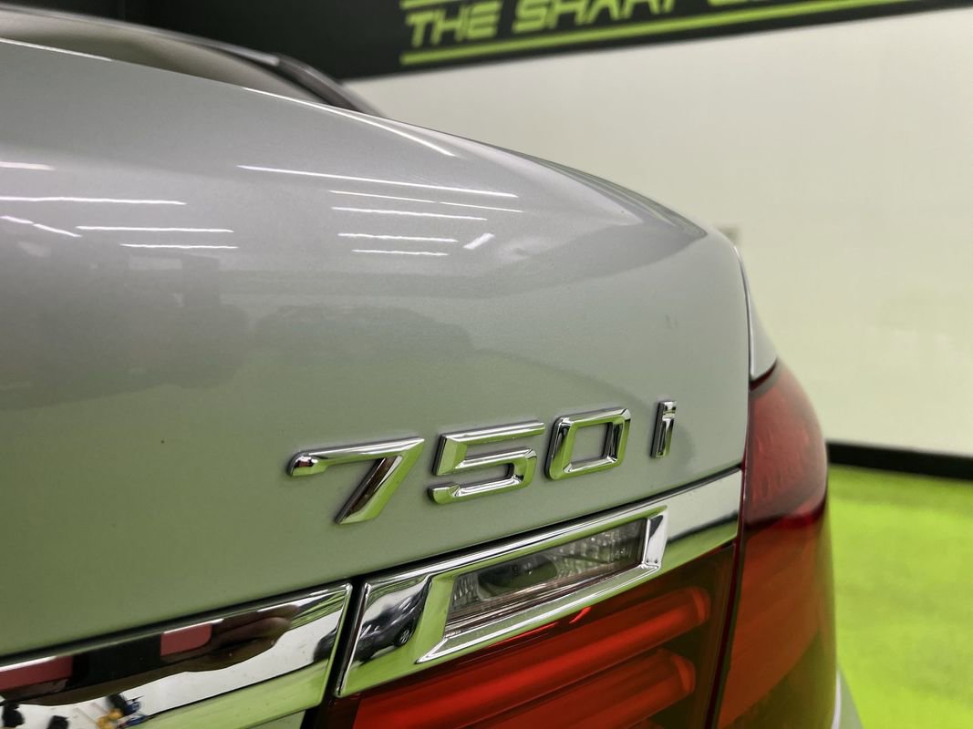 Used 2015 BMW 750i image 13