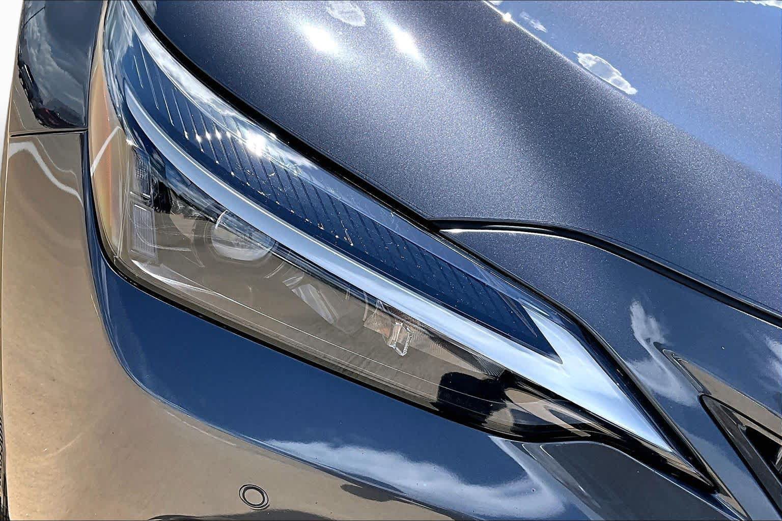 Used 2025 Lexus NX 250 FWD w/ Accessory Package (2T) image 28