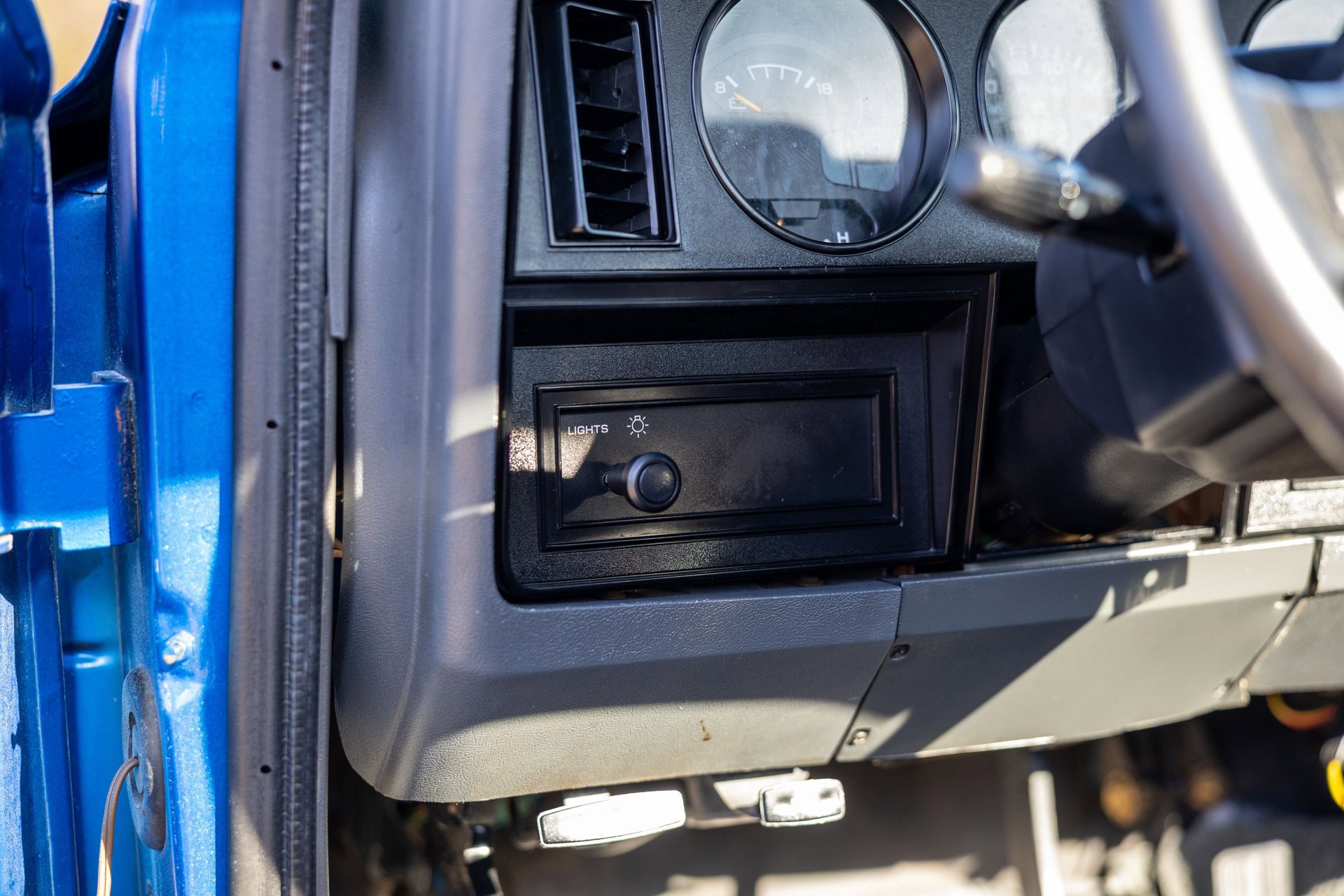 Used 1992 Dodge D/W Truck 250 image 32