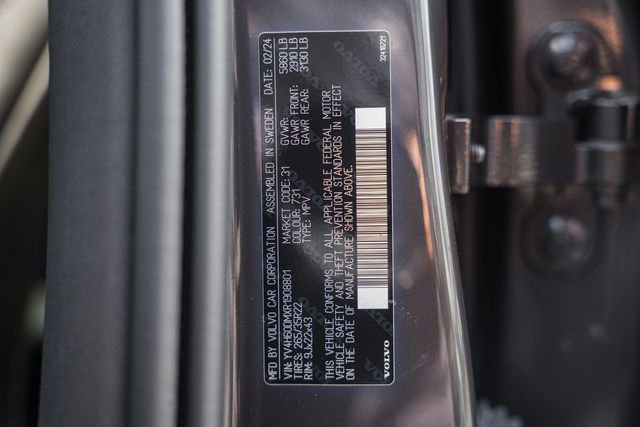 Used 2024 Volvo XC60 T8 Ultimate w/ Protection Package Premier image 39
