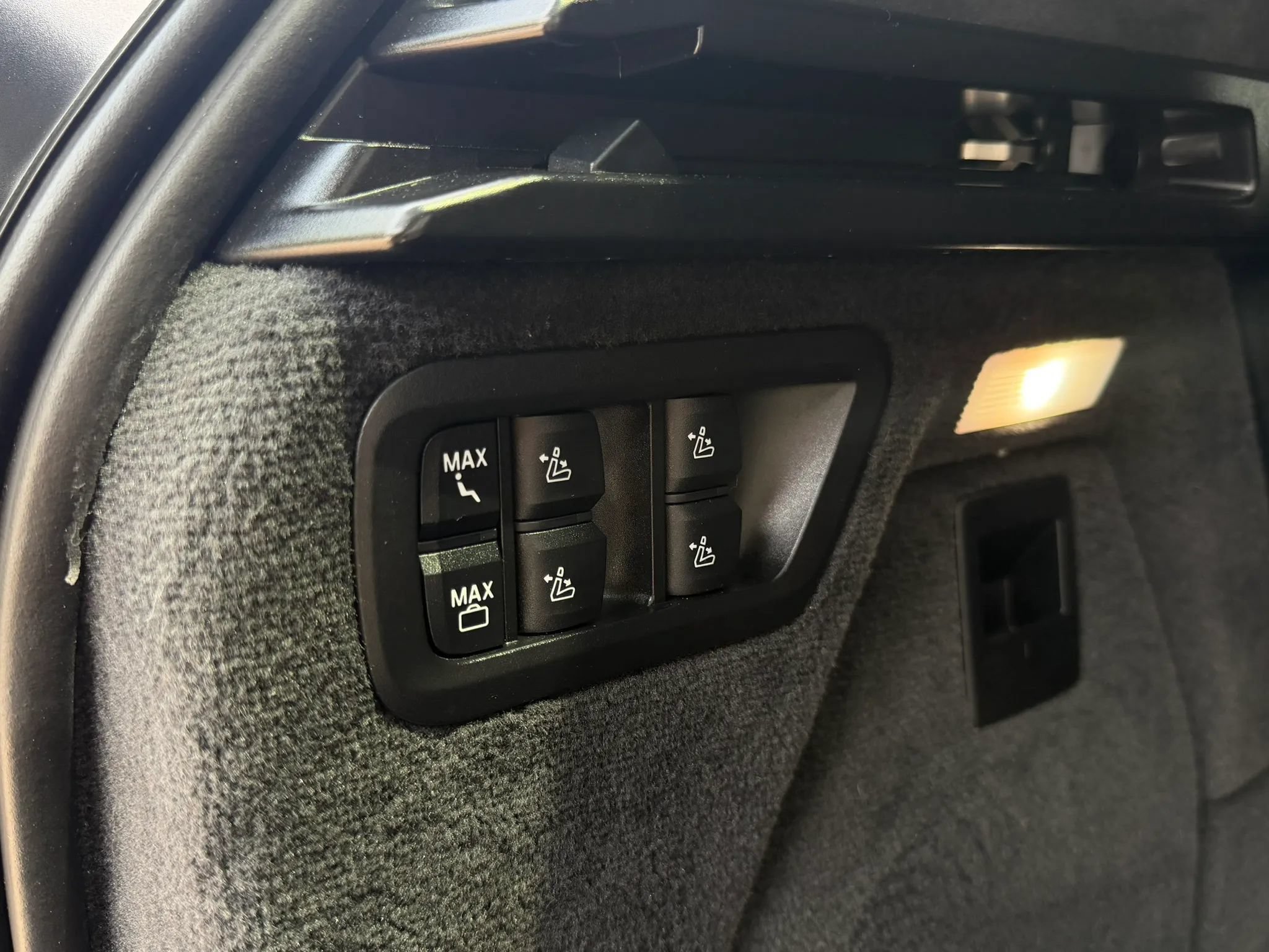 Used 2019 BMW X7 xDrive50i w/ Dynamic Handling Package AWD/4WD image 23