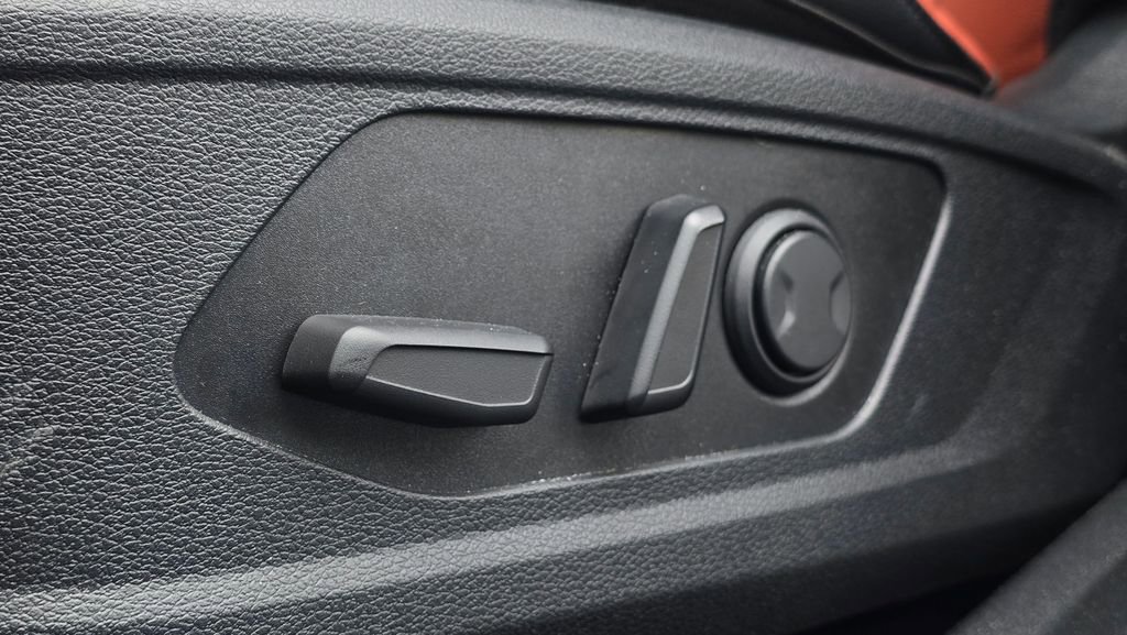 Certified 2025 Kia Sportage SX FWD image 27