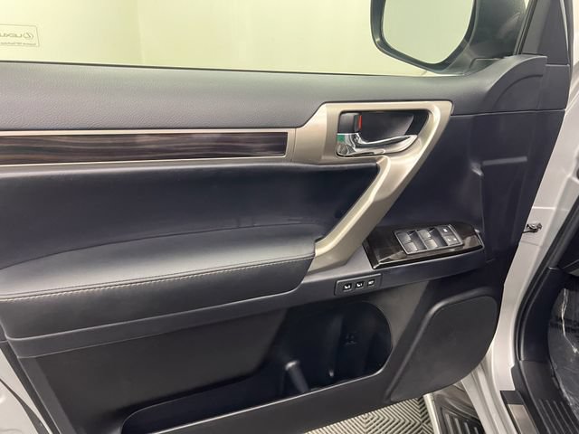 Used 2015 Lexus GX 460 w/ Comfort Package AWD/4WD image 8