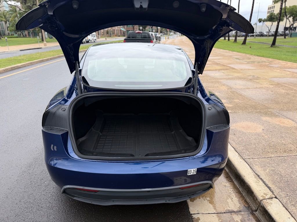 Used 2024 Tesla Model 3 Standard Range image 9