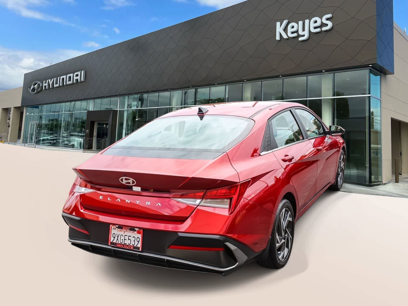 Certified 2025 Hyundai Elantra SEL FWD image 4